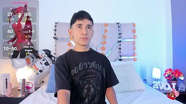 Snapshot of Thayler_jones chatting on 10/14/25, 11:22 Thayler jones online show from 10/14/25, 11:22