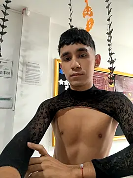 Snapshot of Thayler_jones chatting on 11/03/25, 11:25 Thayler jones online show from 11/03/25, 11:25