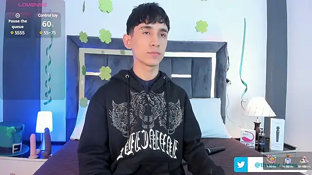 Snapshot of Thayler_jones chatting on 03/18/25, 11:22 Thayler jones online show from 03/18/25, 11:22