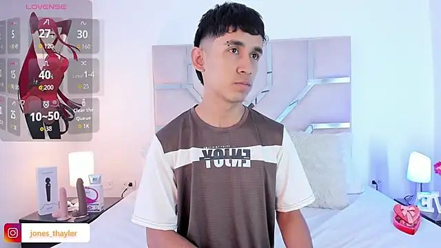 Snapshot of Thayler_jones chatting on 12/02/25, 12:07 Thayler jones online show from 12/02/25, 12:07