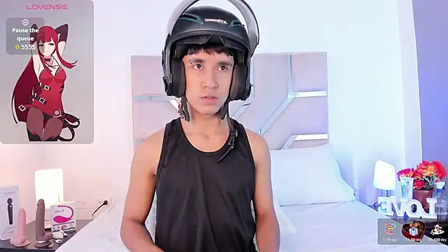 Snapshot of Thayler_jones chatting on 11/14/25, 11:25 Thayler jones online show from 11/14/25, 11:25