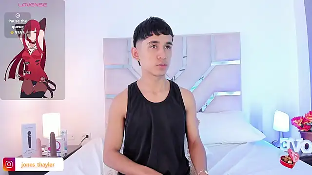 Snapshot of Thayler_jones chatting on 12/01/25, 12:06 Thayler jones online show from 12/01/25, 12:06