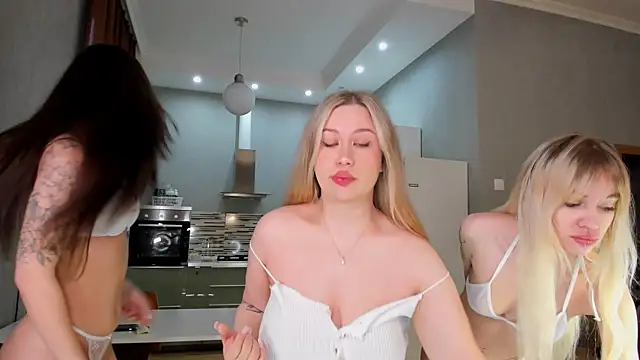 hannah x x  online show from 03/16/25, 08:32