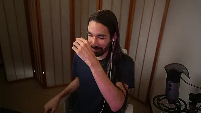 Snapshot of Your_Ice_cream chatting on 03/29/26, 12:51 Your Ice cream online show from 03/29/26, 12:51