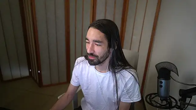 Snapshot of Your_Ice_cream chatting on 03/31/26, 01:57 Your Ice cream online show from 03/31/26, 01:57