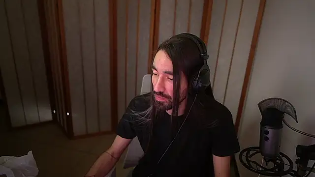 Snapshot of Your_Ice_cream chatting on 03/27/26, 04:30 Your Ice cream online show from 03/27/26, 04:30