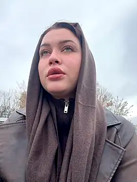 KikiWatson online show from 11/14/25, 07:23