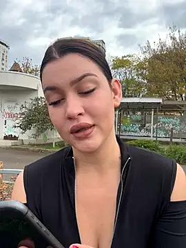 KikiWatson online show from 10/25/25, 07:07