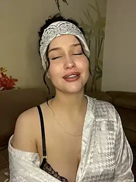 KikiWatson online show from 03/01/25, 05:05