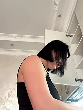 KikiWatson online show from 11/30/25, 08:26