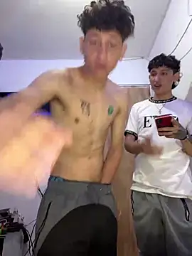 Snapshot of LatinBoysxxx chatting on 01/28/25, 04:19 LatinBoysxxx online show from 01/28/25, 04:19