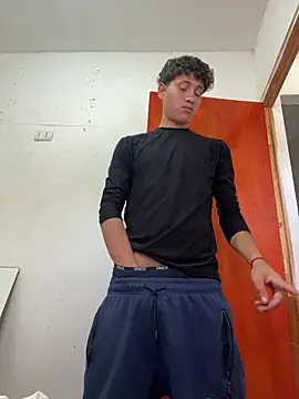 LatinBoysxxx online show from 03/27/26, 07:15