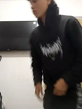 Snapshot of LatinBoysxxx chatting on 10/30/25, 04:26 LatinBoysxxx online show from 10/30/25, 04:26