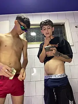 Snapshot of LatinBoysxxx chatting on 01/17/25, 09:17 LatinBoysxxx online show from 01/17/25, 09:17