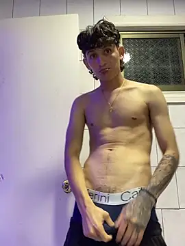 Snapshot of LatinBoysxxx chatting on 01/17/25, 06:15 LatinBoysxxx online show from 01/17/25, 06:15