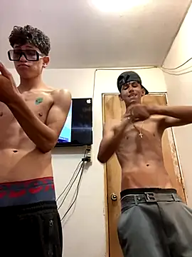 Snapshot of LatinBoysxxx chatting on 12/06/24, 01:46 LatinBoysxxx online show from 12/06/24, 01:46