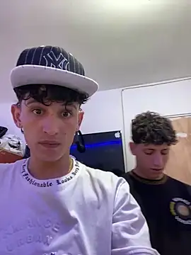 Snapshot of LatinBoysxxx chatting on 12/25/24, 07:13 LatinBoysxxx online show from 12/25/24, 07:13