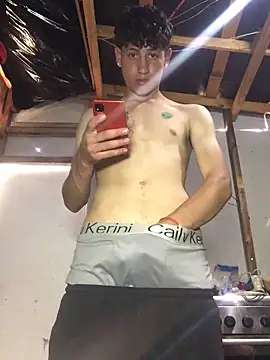 LatinBoysxxx online show from 02/18/26, 04:47