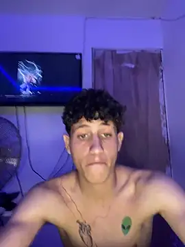 Snapshot of LatinBoysxxx chatting on 01/05/25, 03:11 LatinBoysxxx online show from 01/05/25, 03:11