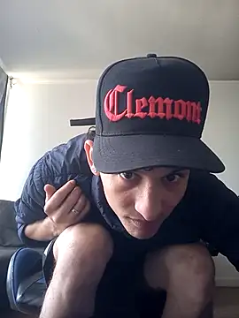 Snapshot of LatinBoysxxx chatting on 12/05/24, 05:44 LatinBoysxxx online show from 12/05/24, 05:44