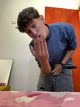 LatinBoysxxx online show from 03/18/26, 05:03