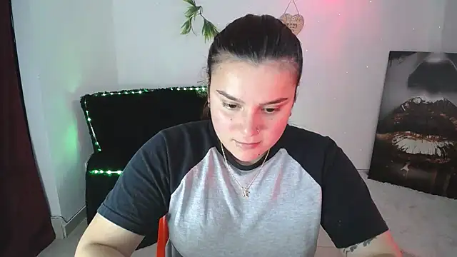 Nika 1  online show from 02/12/25, 09:43