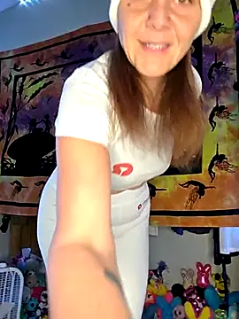 thatonespicychick online show from 12/02/25, 04:09