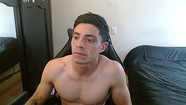 Snapshot of kv___xxx_ chatting on 09/29/25, 08:47 kv   xxx  online show from 09/29/25, 08:47