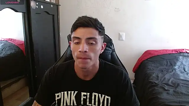 Snapshot of kv___xxx_ chatting on 09/11/25, 07:36 kv   xxx  online show from 09/11/25, 07:36