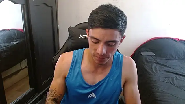 Snapshot of kv___xxx_ chatting on 09/22/25, 06:03 kv   xxx  online show from 09/22/25, 06:03