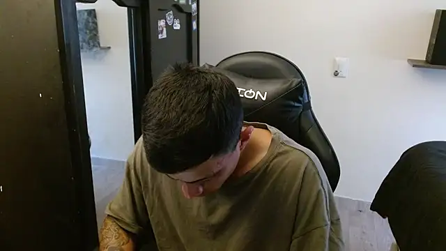 kv   xxx  online show from 03/14/26, 05:19