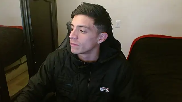 Snapshot of kv___xxx_ chatting on 09/24/25, 03:46 kv   xxx  online show from 09/24/25, 03:46