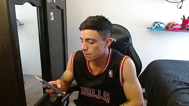 kv   xxx  online show from 11/10/25, 05:29