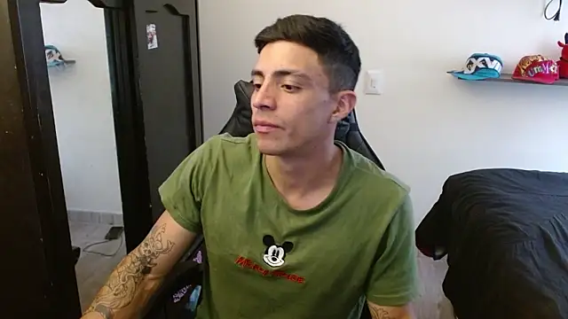 kv   xxx  online show from 11/11/25, 05:19