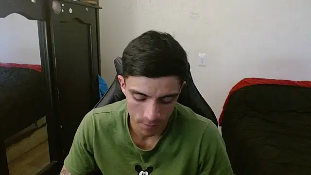 Snapshot of kv___xxx_ chatting on 09/24/25, 10:27 kv   xxx  online show from 09/24/25, 10:27