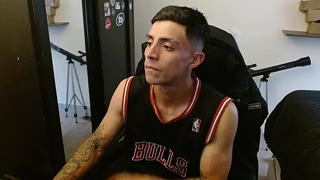 kv   xxx  online show from 04/11/26, 07:50