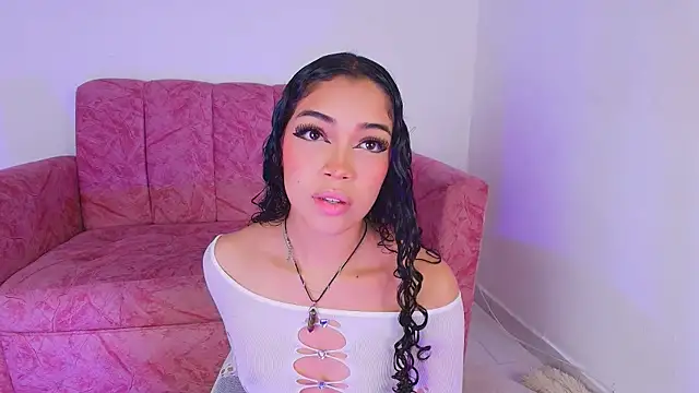 Snapshot of Sara_Jhonson chatting on 09/27/25, 10:38 Sara Jhonson online show from 09/27/25, 10:38