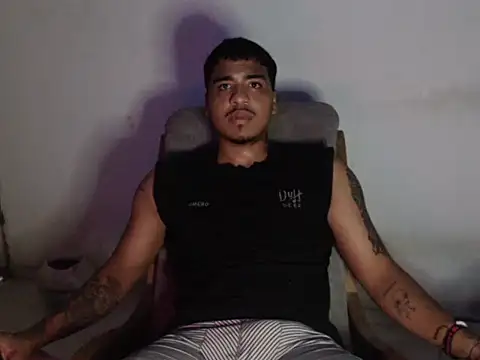 Snapshot of camiloacosta321 chatting on 11/05/25, 04:15 camiloacosta321 online show from 11/05/25, 04:15