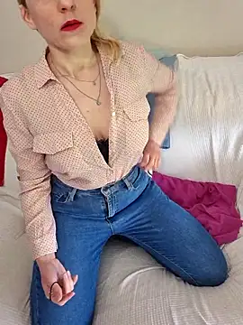 JennyCoquine online show from 11/23/25, 10:14