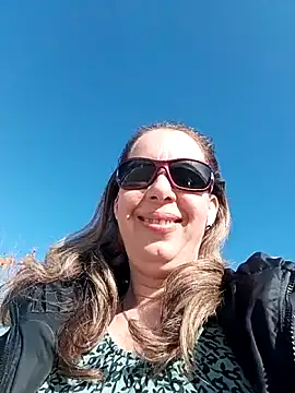 Snapshot of uber_babe chatting on 12/01/25, 11:22 uber babe online show from 12/01/25, 11:22