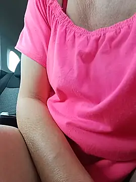 Snapshot of uber_babe chatting on 05/23/26, 10:03 uber babe online show from 05/23/26, 10:03