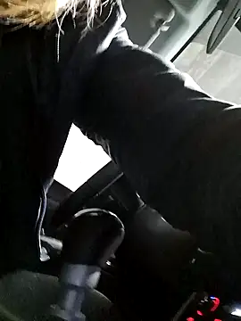 Snapshot of uber_babe chatting on 03/05/25, 03:08 uber babe online show from 03/05/25, 03:08