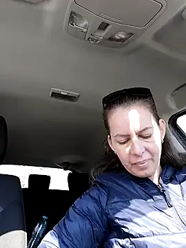 Snapshot of uber_babe chatting on 03/20/25, 08:42 uber babe online show from 03/20/25, 08:42