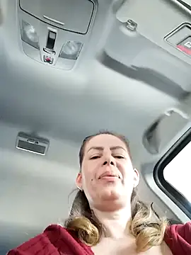 Snapshot of uber_babe chatting on 02/26/25, 03:21 uber babe online show from 02/26/25, 03:21