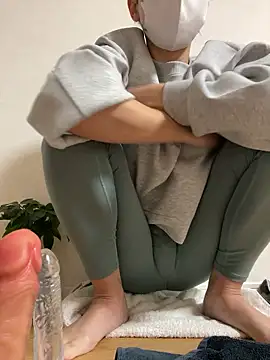 AiRiii online show from 10/24/25, 06:23