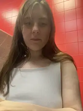 Snapshot of Topvi_ chatting on 01/11/25, 12:40 Topvi online show from 01/11/25, 12:40