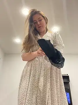 Topvi  online show from 12/15/25, 02:34