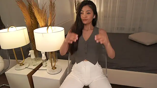 Peopleneedlove144 online show from 04/05/26, 04:02