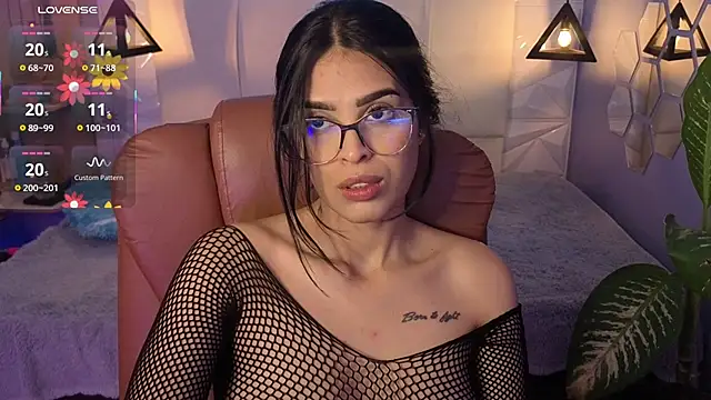 AlessiaVal  online show from 01/11/26, 02:02