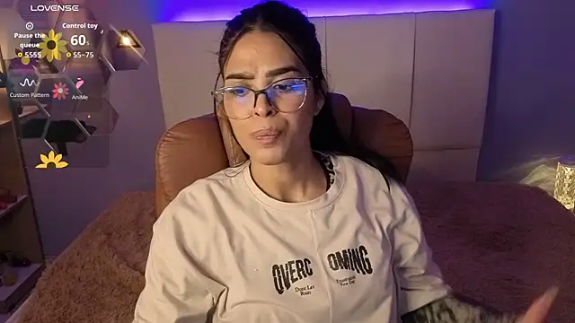 Snapshot of AlessiaVal_ chatting on 09/25/25, 09:21 AlessiaVal online show from 09/25/25, 09:21